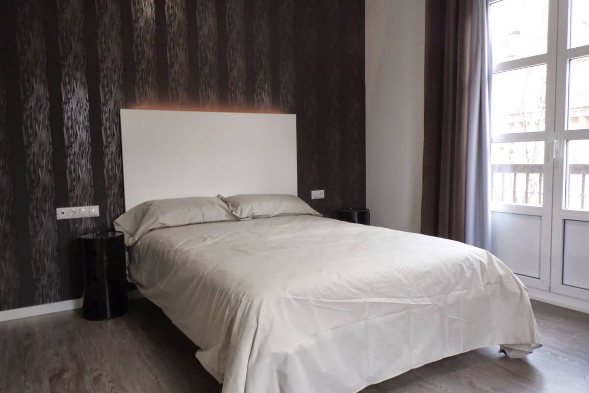 Junior Suite | Desk, blackout curtains, free cots/infant beds, rollaway beds
