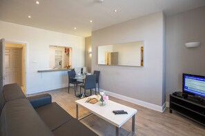 Superior Apartment, 1 Bedroom, Kitchen, River View | Living area | Flat-screen TV - Temple Bar Wellington Quay Apartments (Dublin)