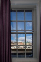 Superior Διαμέρισμα, 3 Υπνοδωμάτια, Κουζίνα, Θέα στο Ποτάμι | Περιοχή καθιστικού | Τηλεόραση με επίπεδη οθόνη