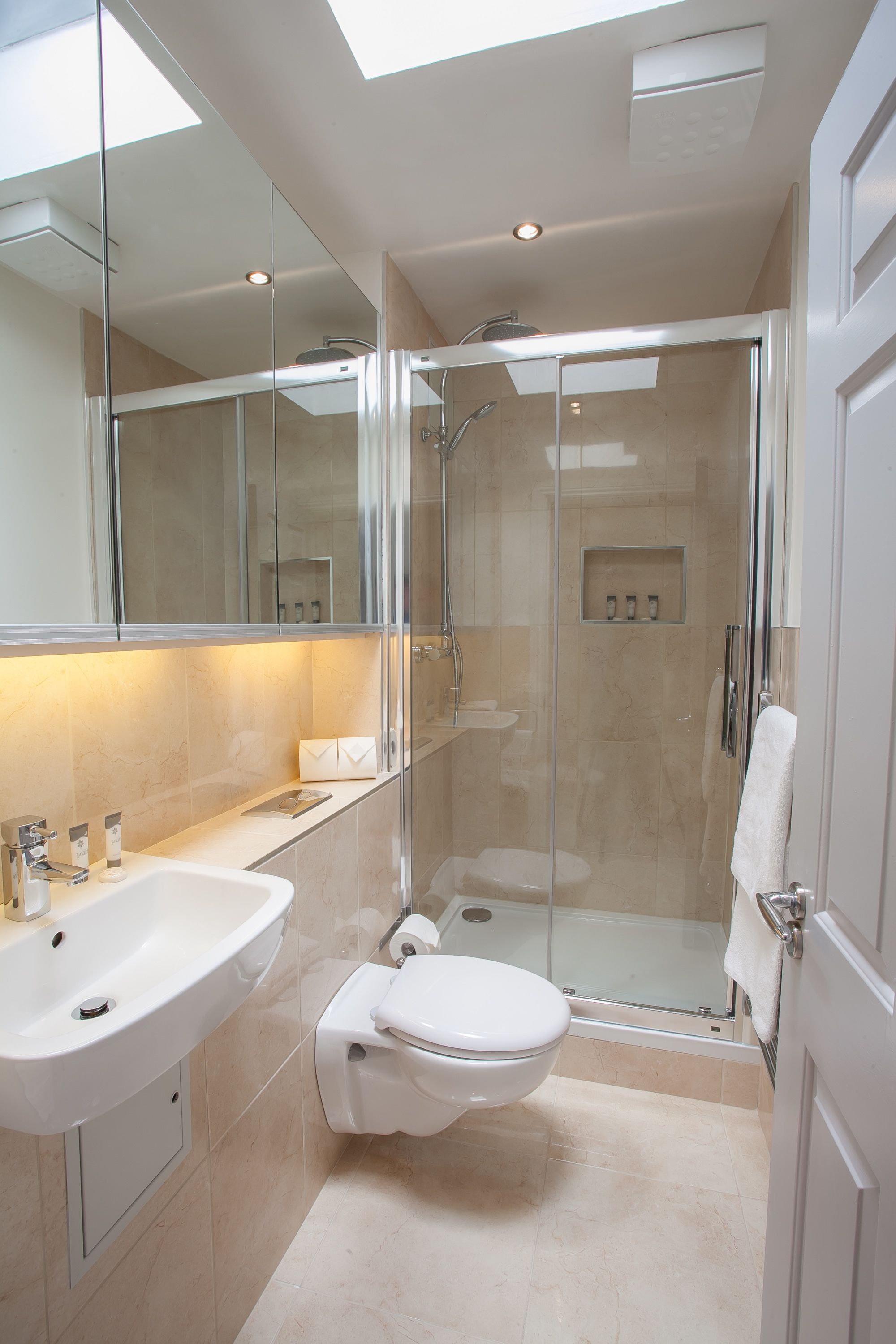 Superior Apartment, 1 Bedroom, Kitchen, River View | Bathroom