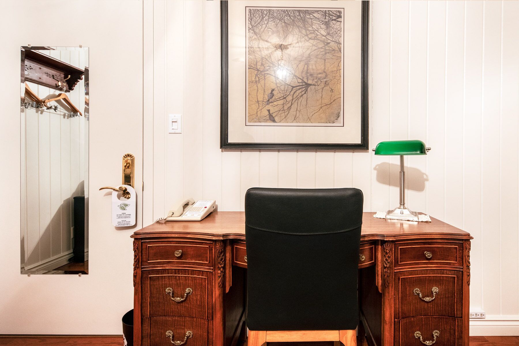 standard room, 1 queen bed | individually decorated, individually furnished, desk, blackout curtains