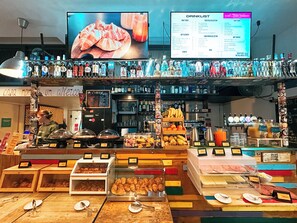 Daily buffet breakfast for a fee