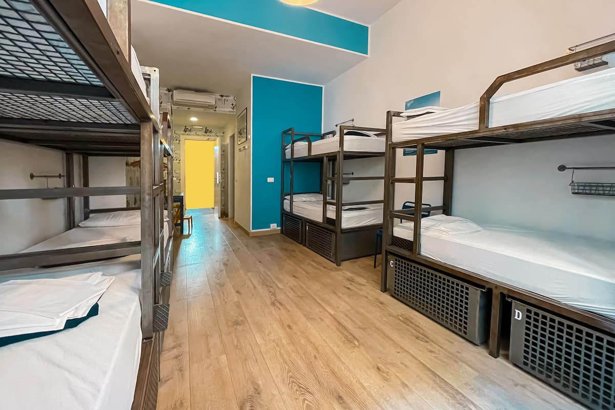 Hypo-allergenic bedding, in-room safe, individually furnished