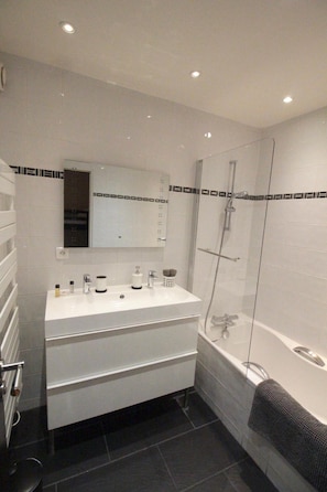 Executive appartement, en-suite badkamer, uitzicht op tuin (Executive Apartment) | Badkamer