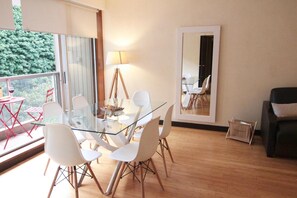 Executive Apartment, Ensuite, Garden View (Executive Apartment) | Restaurant - Short Stay Paris Apartments (Paris)