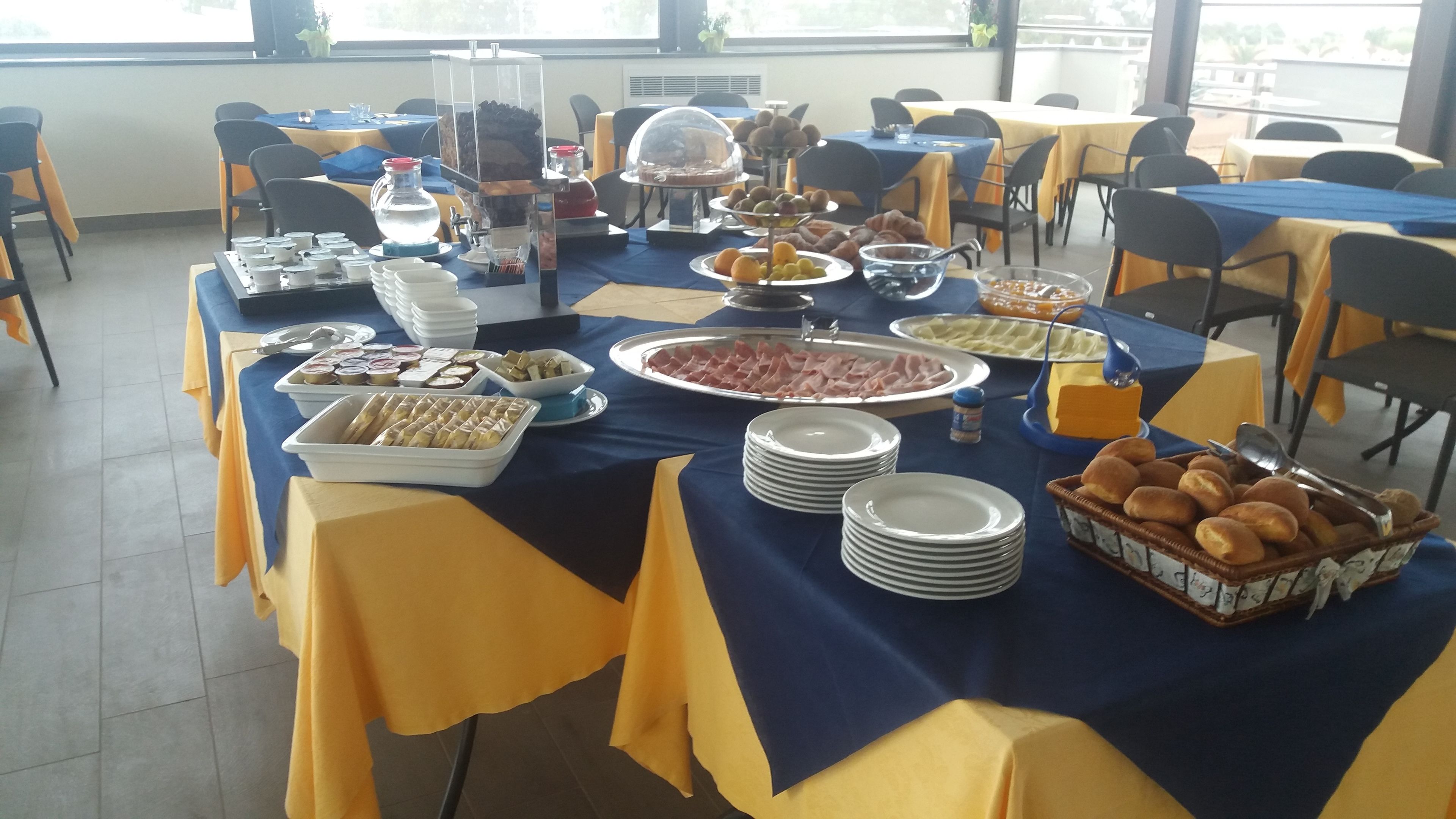 free daily continental breakfast