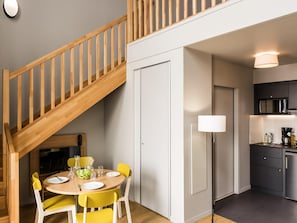 Studio, 1 Doppelbett und Schlafsofa, Zwischengeschoss (4 people) | Schreibtisch, schallisolierte Zimmer, kostenlose Babybetten