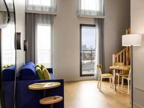 Estudio, 2 camas matrimoniales (4 people) | Escritorio, insonorización, cunas gratuitas y wifi gratis 