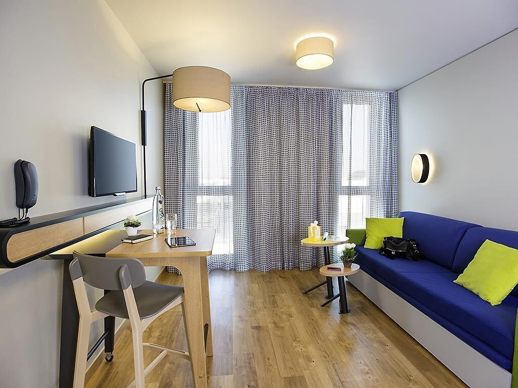 Bureau, chambres insonorisées, lits bébé (gratuits), Wi-Fi gratuit