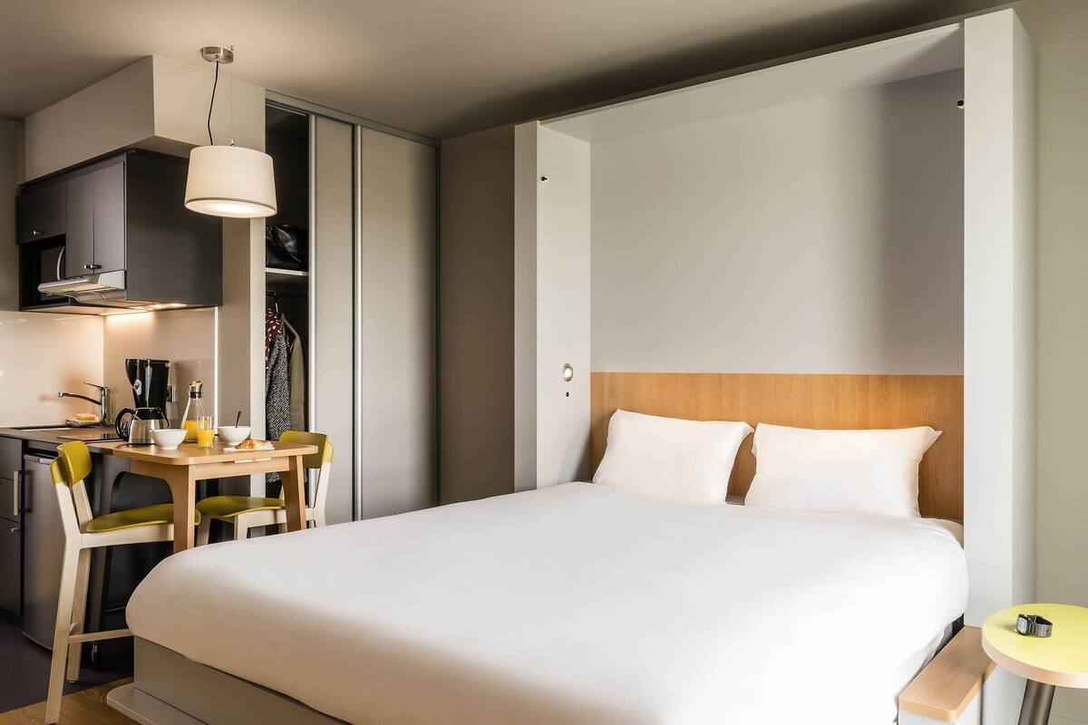 Studio, 1 Double Bed | Desk, soundproofing, cribs (free), WiFi (free)