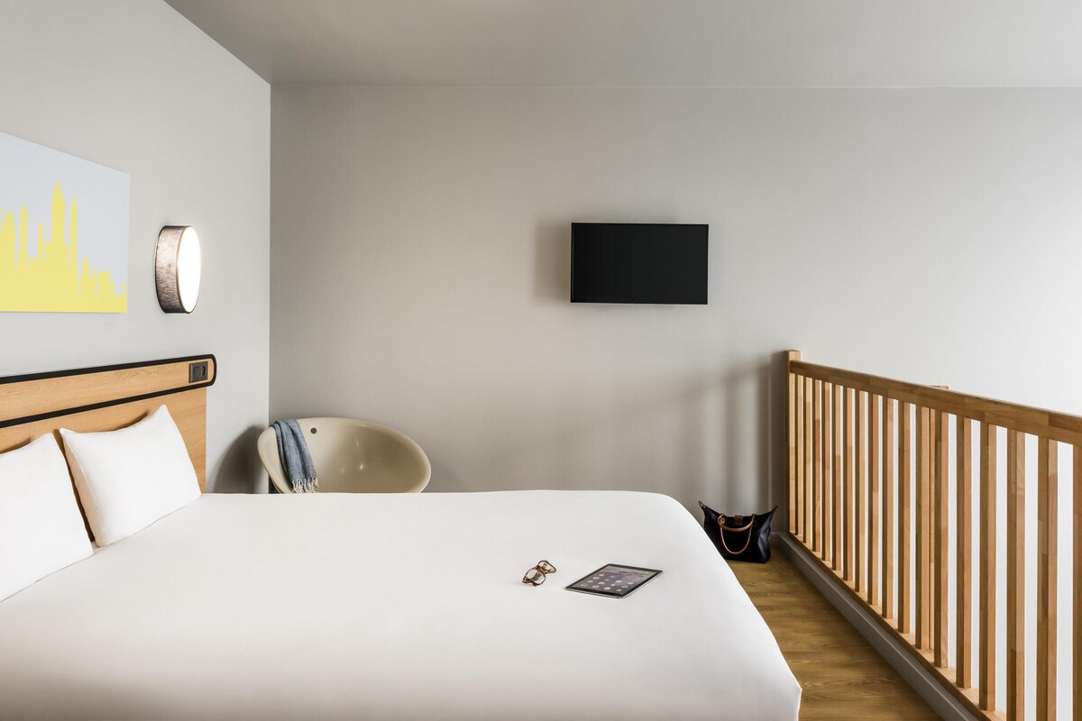 Studio, 1 Double Bed with Sofa bed, Mezzanine (4 people) | Desk, soundproofing, free cots/infant beds, free WiFi