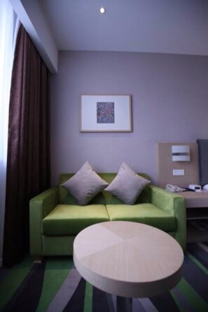 TV, pay films - Holiday Inn Express Jinan High-Tech Zone by IHG (Jinan)