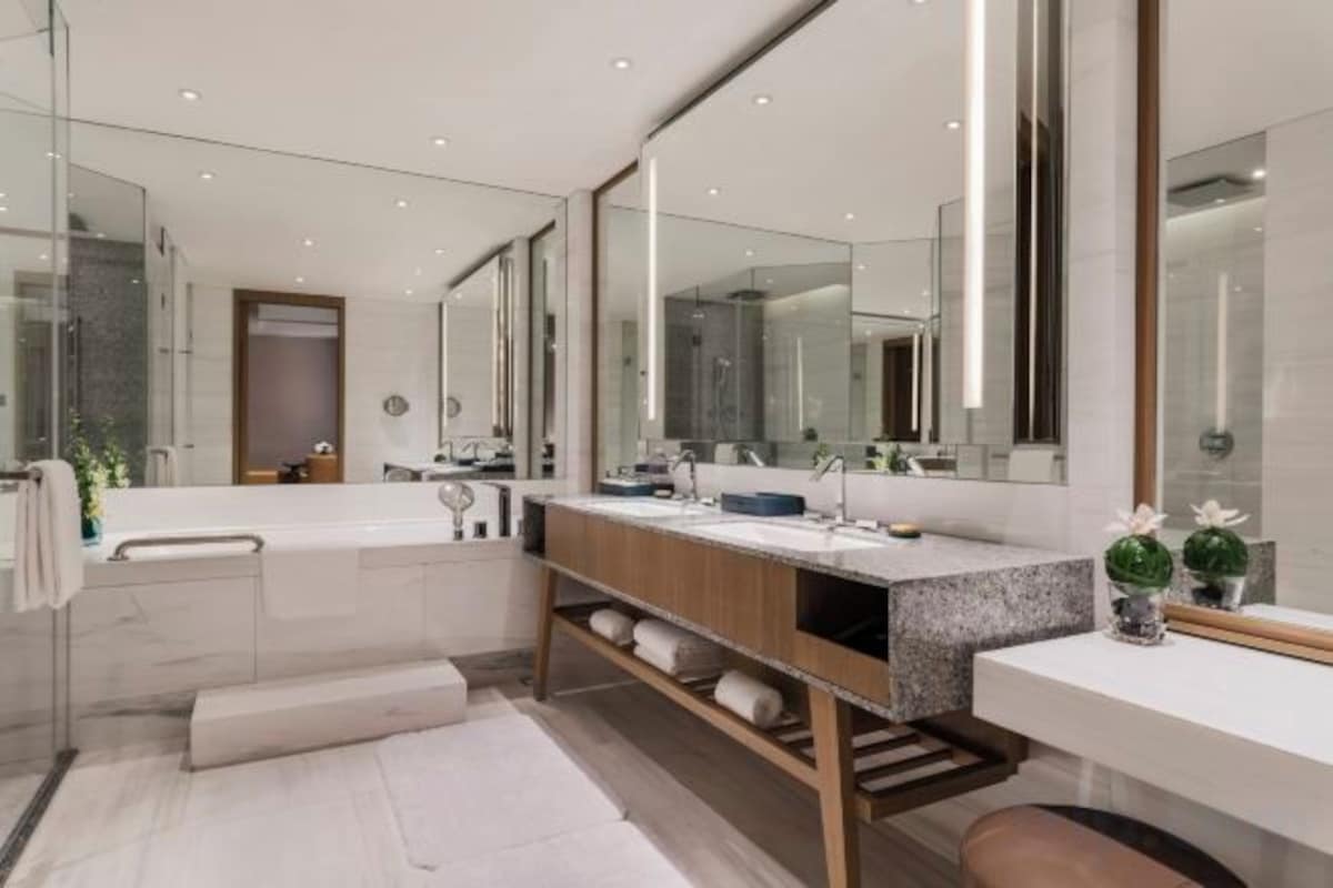 Regency Suite