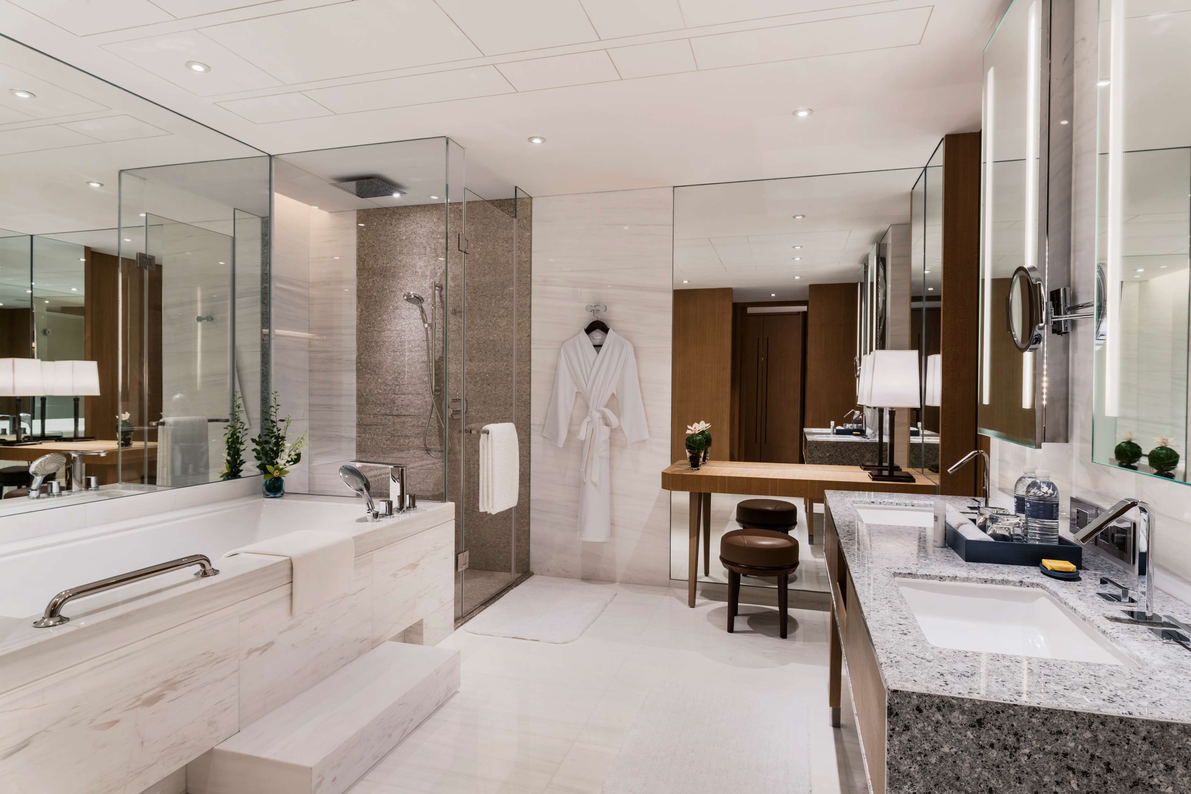 regency, suite, 1 king bed | minibar, in-room safe, desk, blackout curtains