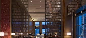 Hyatt Regency Shanghai, Wujiaochang