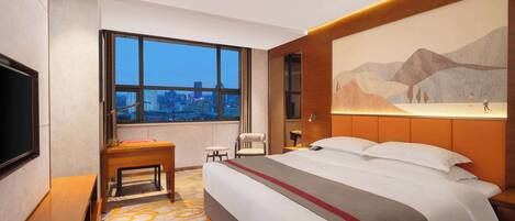 Minibar, in-room safe, alarm clocks