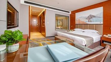 Minibar, in-room safe, alarm clocks