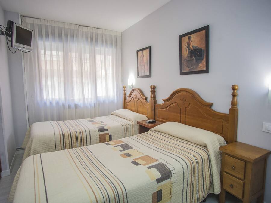 Double Room | Desk, laptop workspace, blackout drapes, free cribs/infant beds