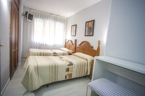 Double Room | Desk, laptop workspace, blackout drapes, free cribs/infant beds - Hostal Santa Barbara (Soria)