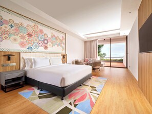 Minibar, in-room safe, desk, laptop workspace - M Social Resort Penang (George Town)