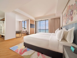 Minibar, két bảo mật tại phòng, bàn