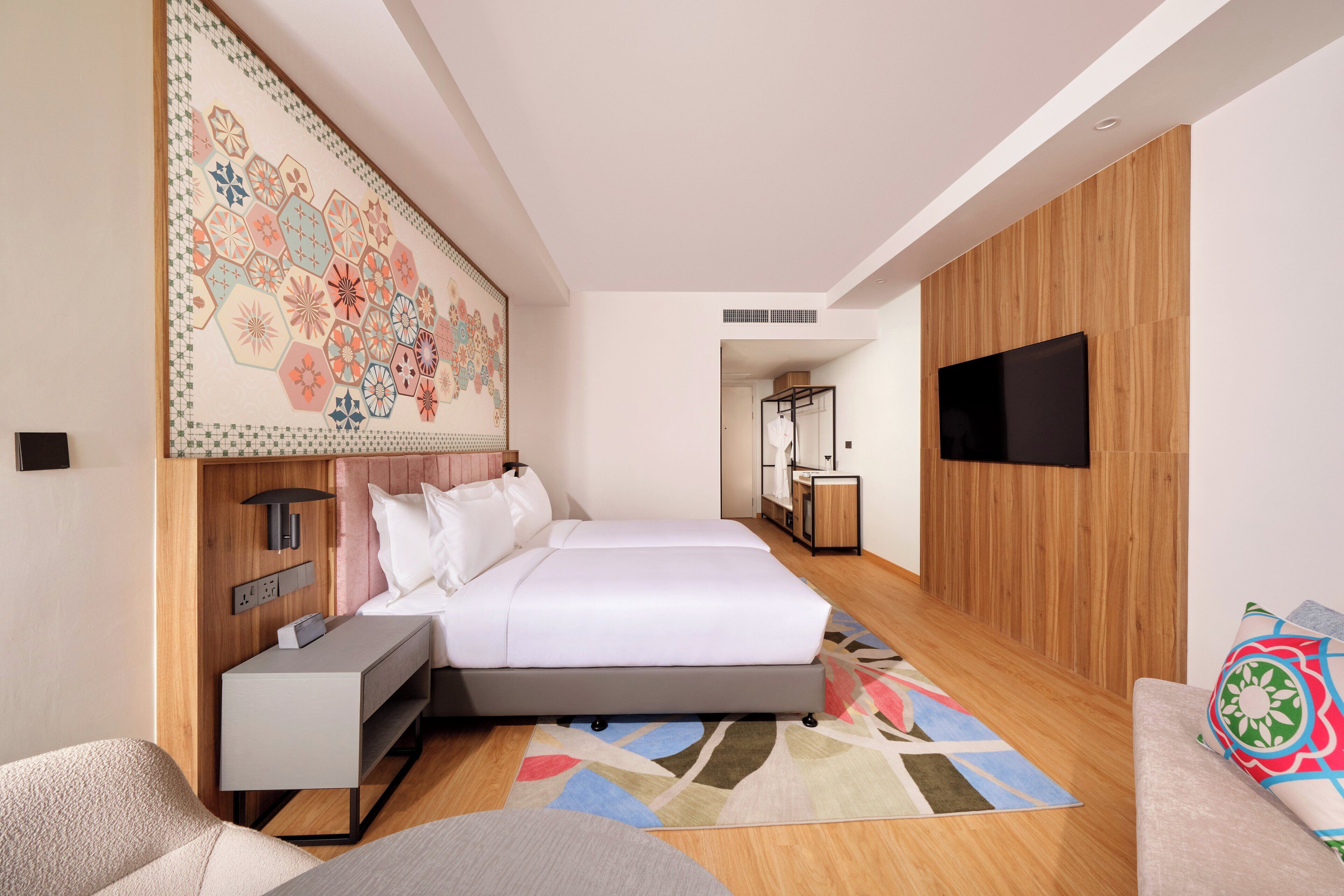 迷你吧、房內夾萬、書桌、手提電腦工作空間