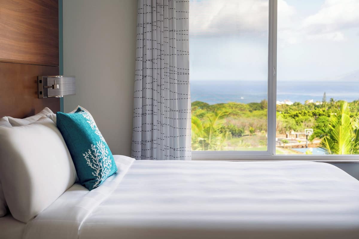1 bedroom, premium bedding, in-room safe, desk