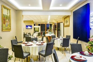 Lunch and dinner served - Hôtel La Falaise Bonanjo (Douala)