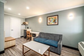 Suite, 1 très grand lit et 1 canapé-lit, non-fumeur