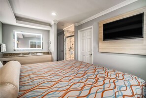 Suite, 1 King Bed with Sofa bed, Non Smoking