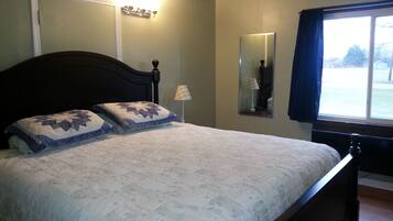 Habitació Deluxe, 1 llit de matrimoni gran | Decoració individual, mobiliari individual, escriptori i wifi gratuïta