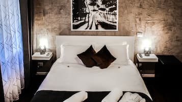 Superior Double Room, Ensuite, Garden View | In-room safe, laptop workspace, blackout curtains, iron/ironing board