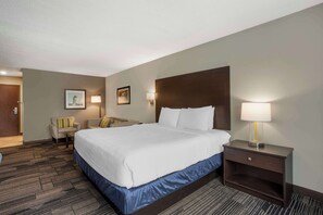 Down comforters, pillowtop beds, desk, blackout drapes - Best Western Plus Columbia Inn (Columbia)