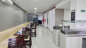 Breakfast and lunch served - Falcão Hotel e Restaurante (Arapiraca)