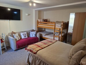 Family Studio Suite | In-room safe, iron/ironing board, free cots/infant beds, free WiFi