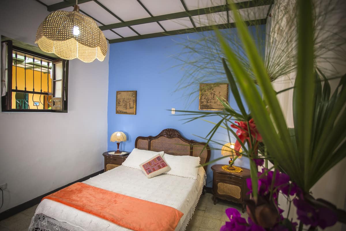 Habitación clásica doble, baño privado | Terraza o patio
