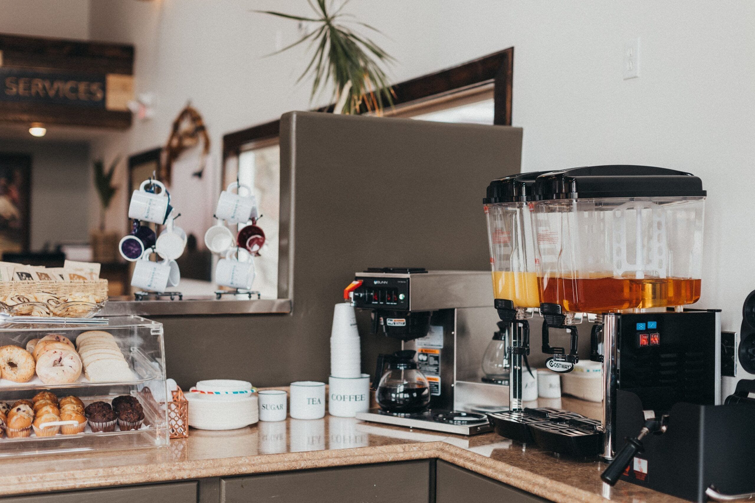 free daily continental breakfast