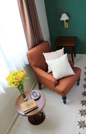 Premium bedding, down duvets, in-room safe, individually decorated - Entre Patios Hotel Boutique (León)