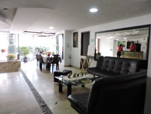 Sala de estar en el lobby