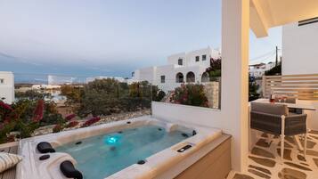 Family Suite, Hot Tub, Sea View (Outdoor) | Private spa tub