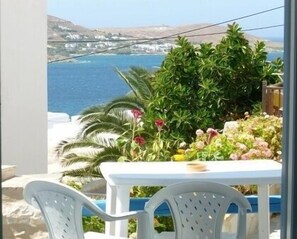 Balcony - Ioanna Rooms (Paros)