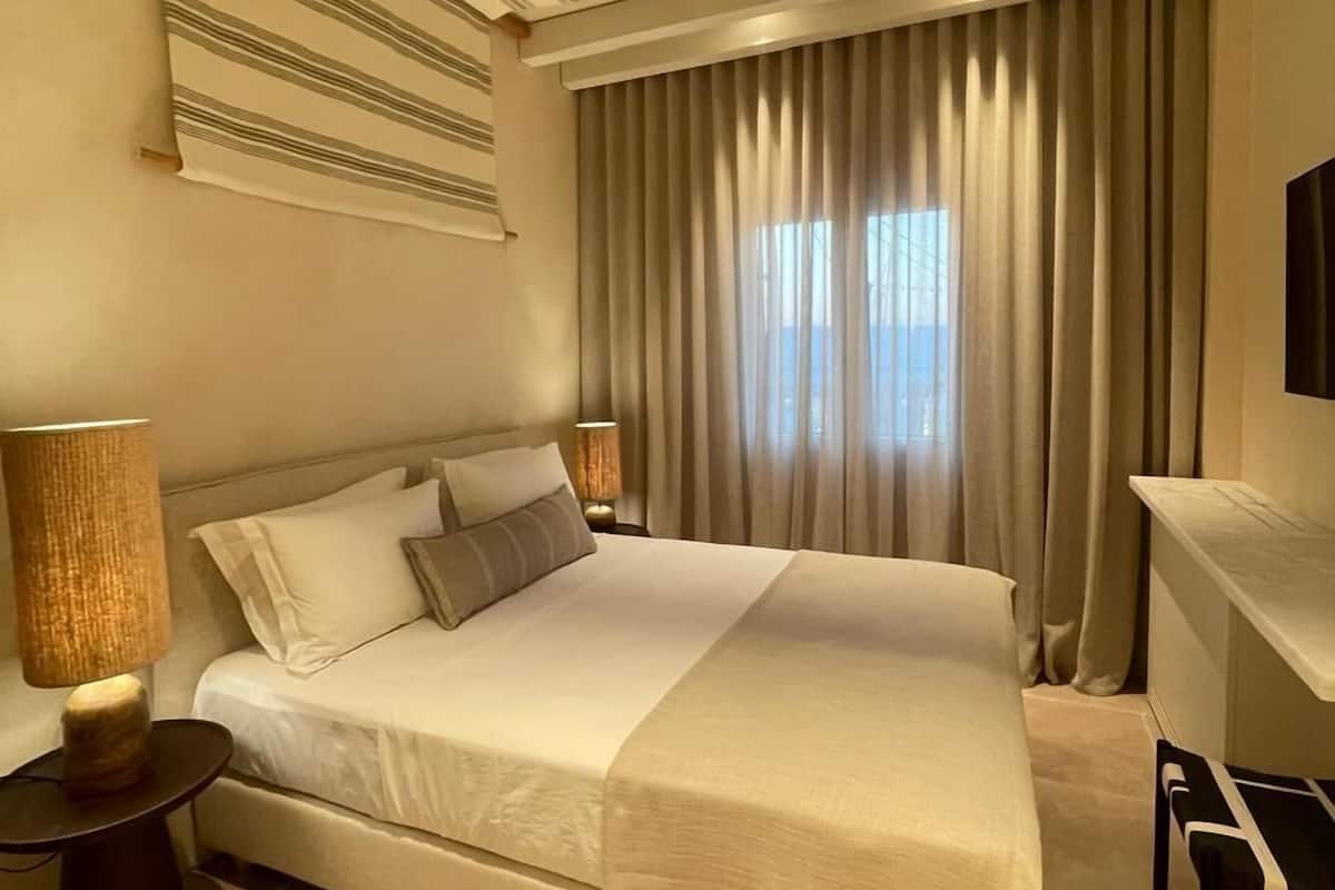 Chambre Standard | Minibar, fer et planche à repasser, Wi-Fi gratuit, draps fournis