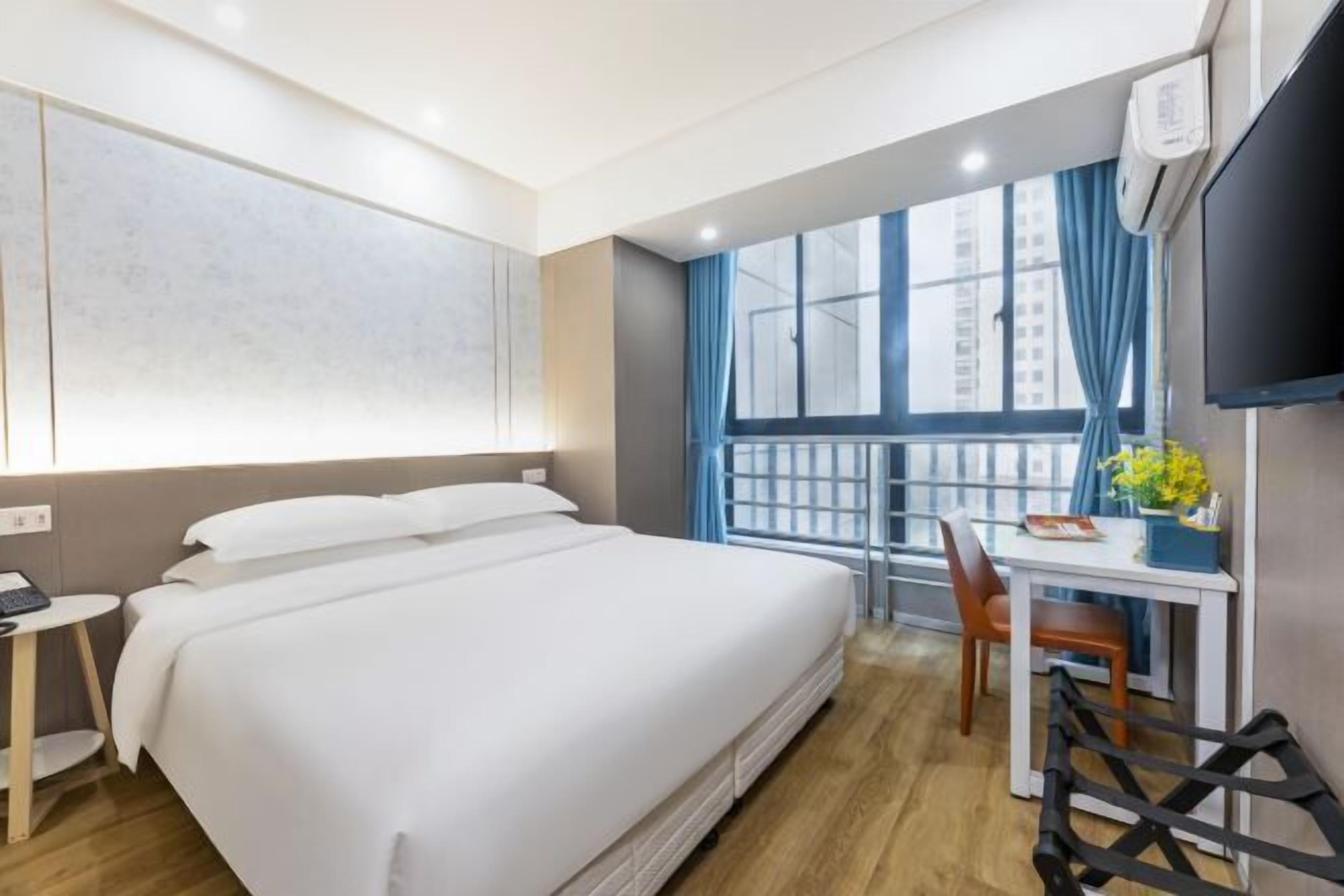 Minibar, in-room safe, iron/ironing board, cots/infant beds