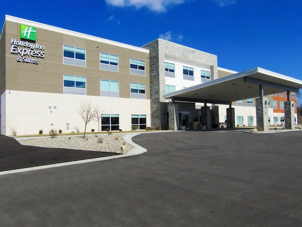 Holiday Inn Express & Suites Coldwater By Ihg - Coldwater, MI