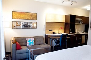 Bureau, fer et planche à repasser, Wi-Fi gratuit, draps fournis