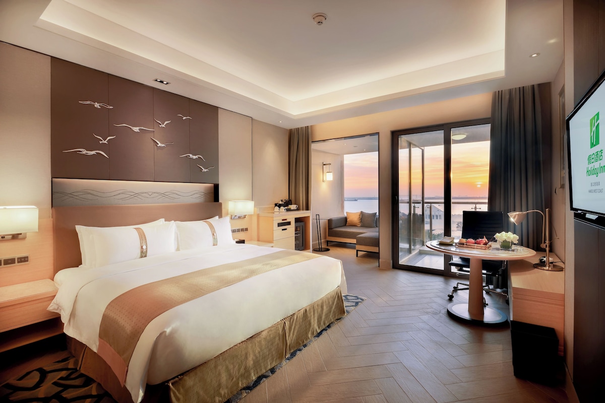 Phòng Premium, hút thuốc, quang cảnh biển | Minibar, két bảo mật tại phòng, bàn, bàn ủi/dụng cụ ủi quần áo
