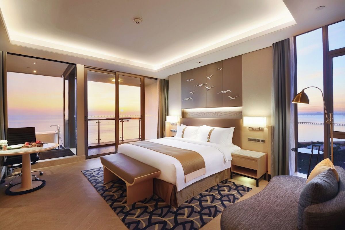 Phòng Premium, hút thuốc (High Floor) | Minibar, két bảo mật tại phòng, bàn, bàn ủi/dụng cụ ủi quần áo