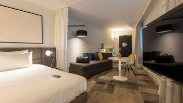 Suíte executiva (1 Double Bed and 1 Double Sofa Bed) | 1 quarto, roupas de cama premium, frigobar, cofres nos quartos