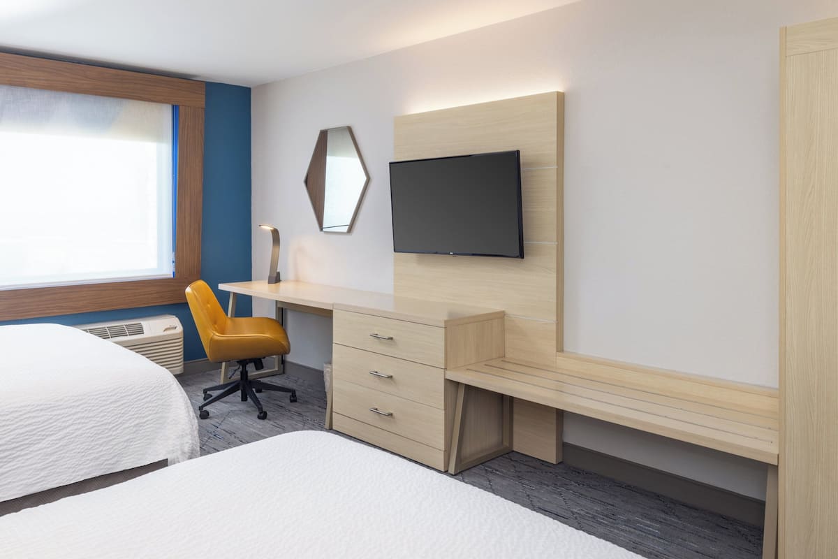 Standard Room, 2 Queen Beds | Premium bedding, pillowtop beds, desk, laptop workspace