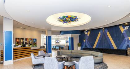 Holiday Inn Express & Suites Louisville Downtown by IHG